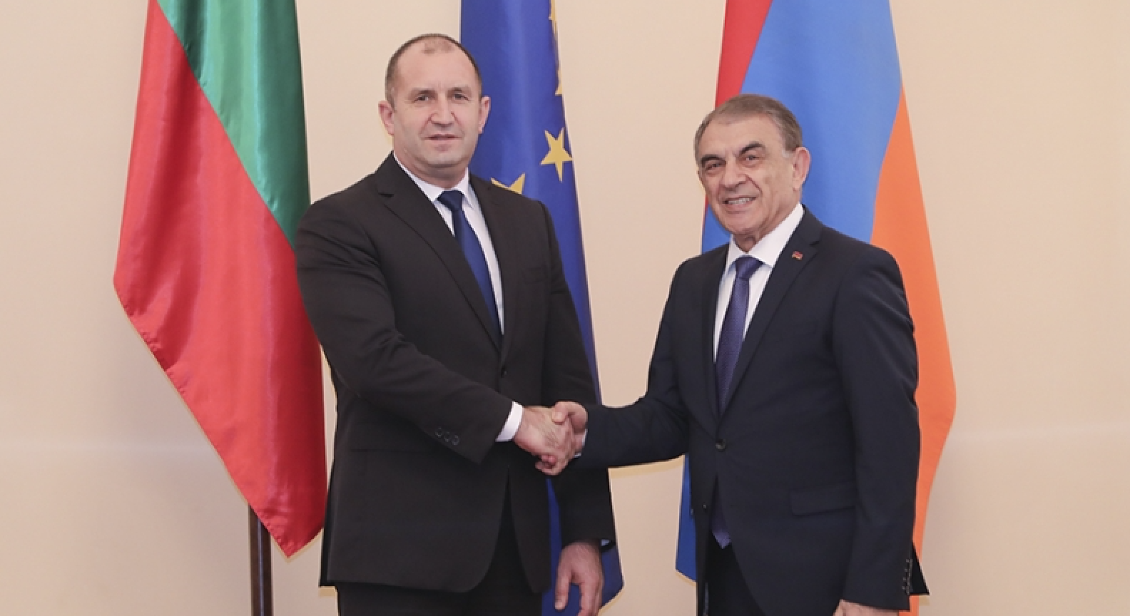 President of Bulgaria visits Armenian legislature