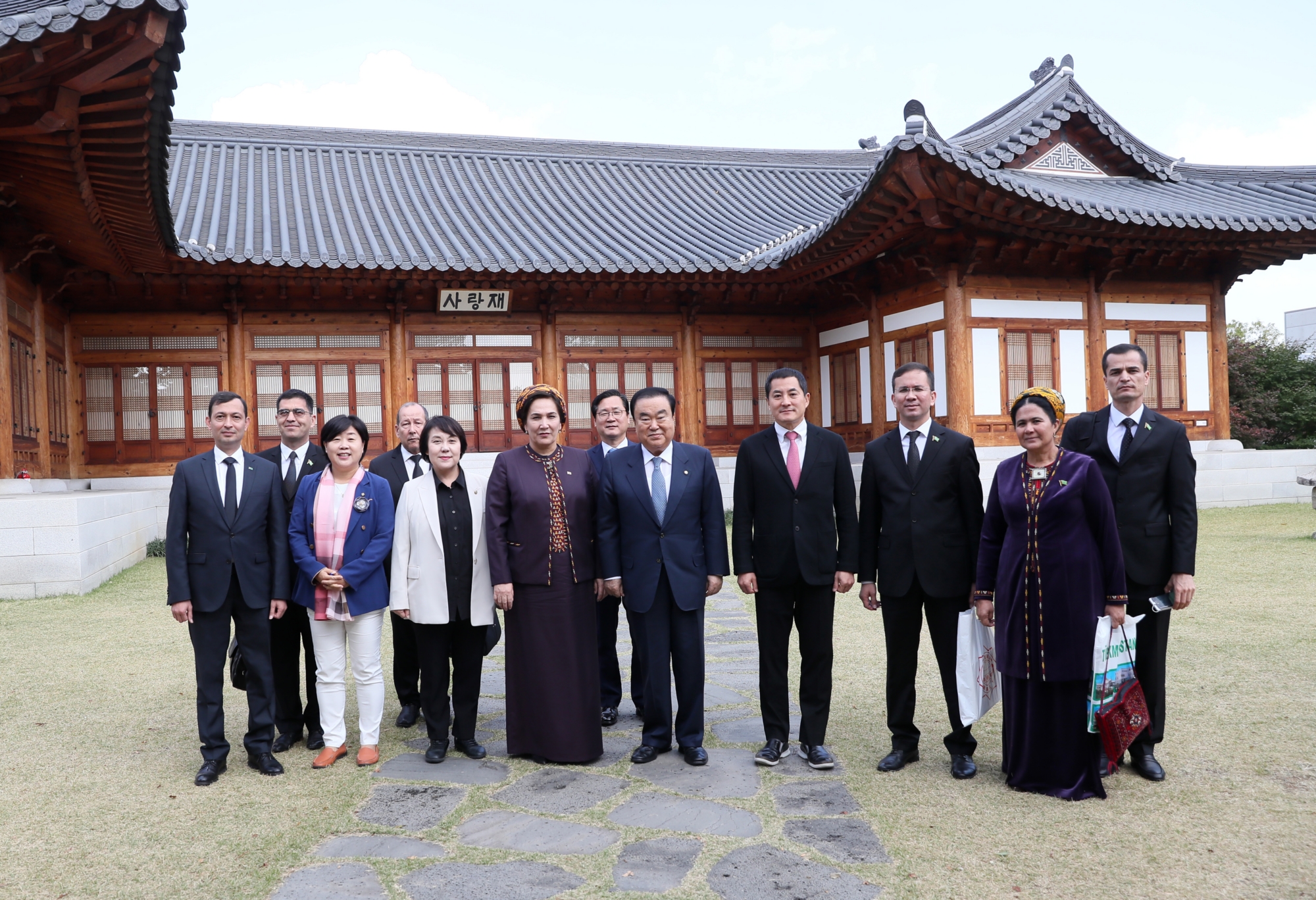 [Nov 1] Chairwoman of the Assembly of Turkmenistan (Mejlis) visits the ROK's National Assembly Speaker