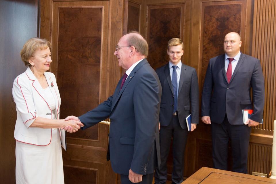 [Aug 21] Speaker of Moldovan Parliament meets with Russian Ambassador